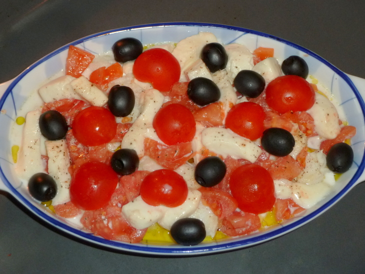 Филе трески, запеченное с моцареллой, оливками и помидорами: шаг 5