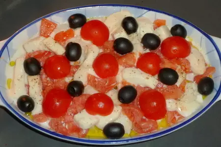 Филе трески, запеченное с моцареллой, оливками и помидорами: шаг 5