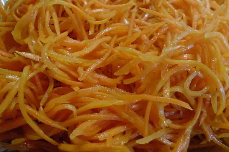 Салат из запечённого перца,"корейской"  моркови и копчёной индейки.: шаг 1