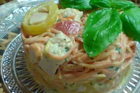 Салат из запечённого перца,"корейской"  моркови и копчёной индейки.: шаг 7