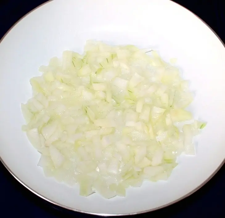 Капустный пирог с мясом и грибами на сковороде: шаг 2