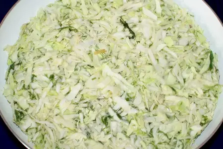 Капустный пирог с мясом и грибами на сковороде: шаг 9