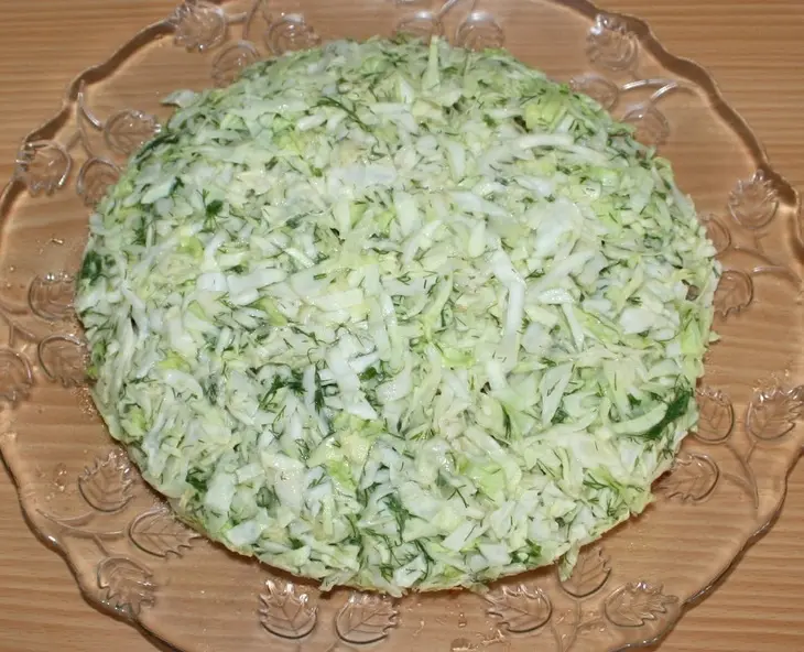 Капустный пирог с мясом и грибами на сковороде: шаг 10