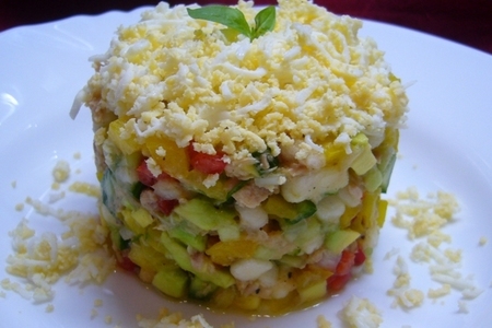 Салат с тунцом, авокадо и яйцом: шаг 4