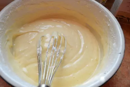 Бисквитный торт с ореховым кремом и бананами: шаг 4