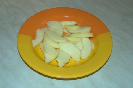 Салат из пекинской капусты с печенью и яблоками: шаг 2