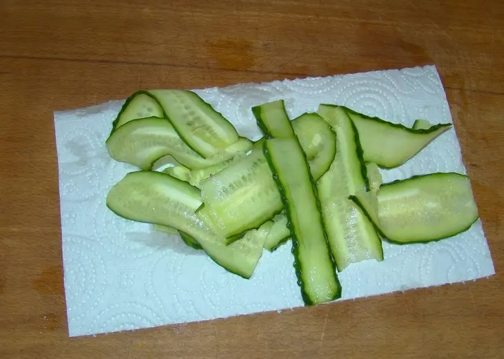 Салат из пекинской капусты с печенью и яблоками: шаг 4