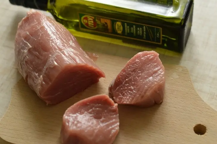 Телятина с тыквенным пюре, грецкими орехами и кинзой.: шаг 2