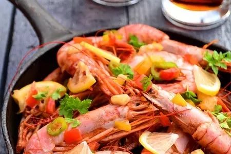 Креветки  королевские по средиземноморски: шаг 6