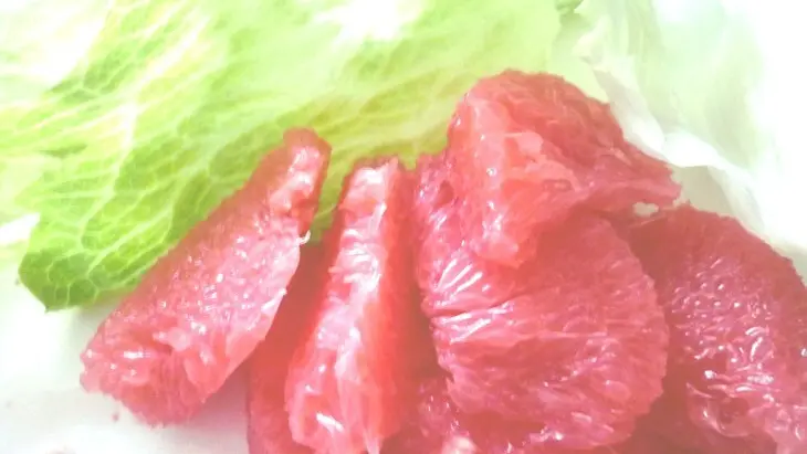 Салат с авокадо,грецким орехом и грейпфрутом: шаг 2