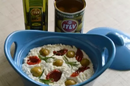 Творожная запеканка с оливками, вялеными томатами и розмарином: шаг 2