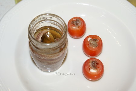 Закуска с анчоусами и моцареллой в помидорках черри: шаг 4