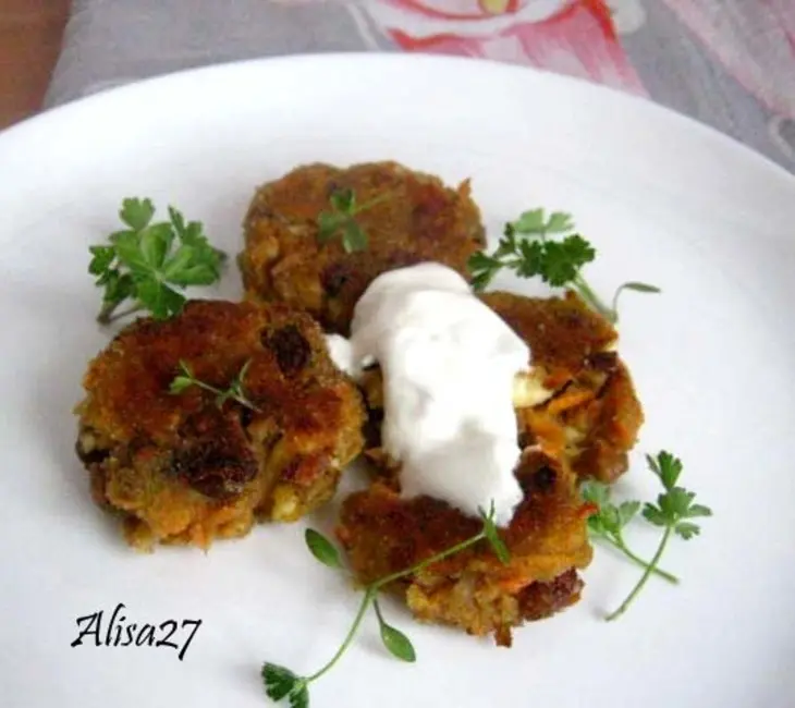 Котлеты из молодой моркови с фетой и орехами: шаг 3