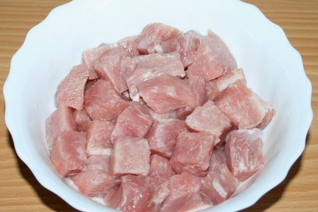 Свинина с овощами и оливками в горшочках: шаг 2