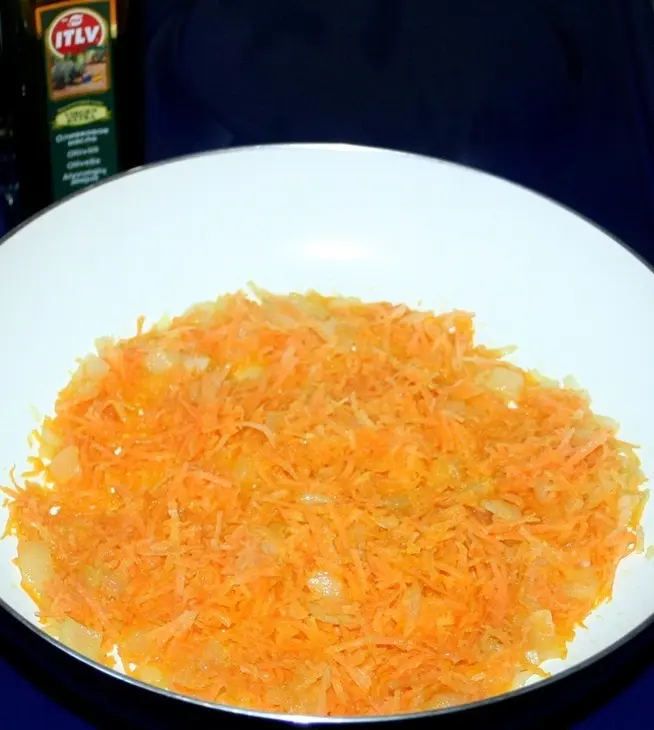 Свинина с овощами и оливками в горшочках: шаг 7