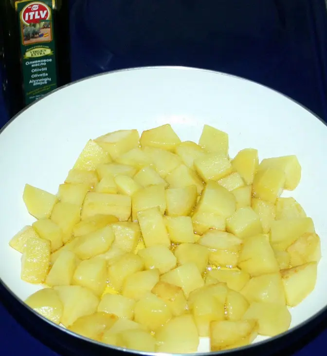 Свинина с овощами и оливками в горшочках: шаг 9