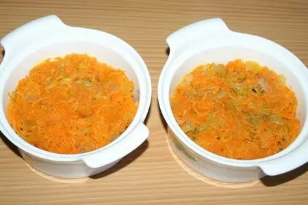 Свинина с овощами и оливками в горшочках: шаг 11