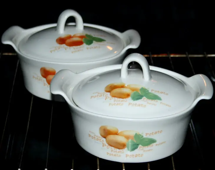 Свинина с овощами и оливками в горшочках: шаг 16