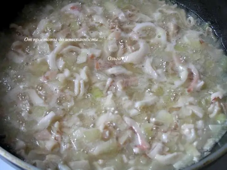 Кальмары, тушеные с капустой в белом вине: шаг 2