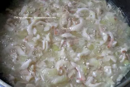 Кальмары, тушеные с капустой в белом вине: шаг 2