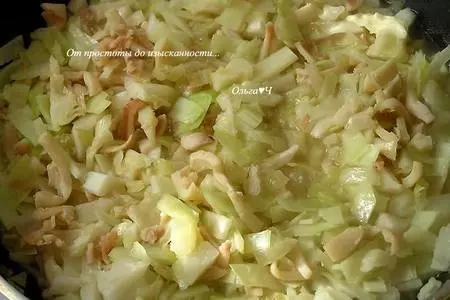 Кальмары, тушеные с капустой в белом вине: шаг 4