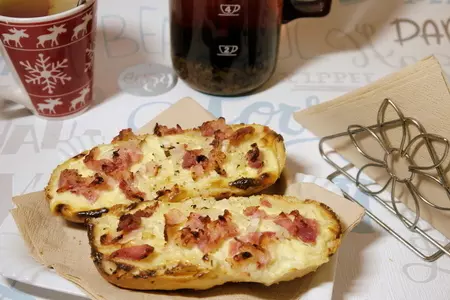 Горячие бутерброды с луком и беконом а ля фламмкухен: шаг 3