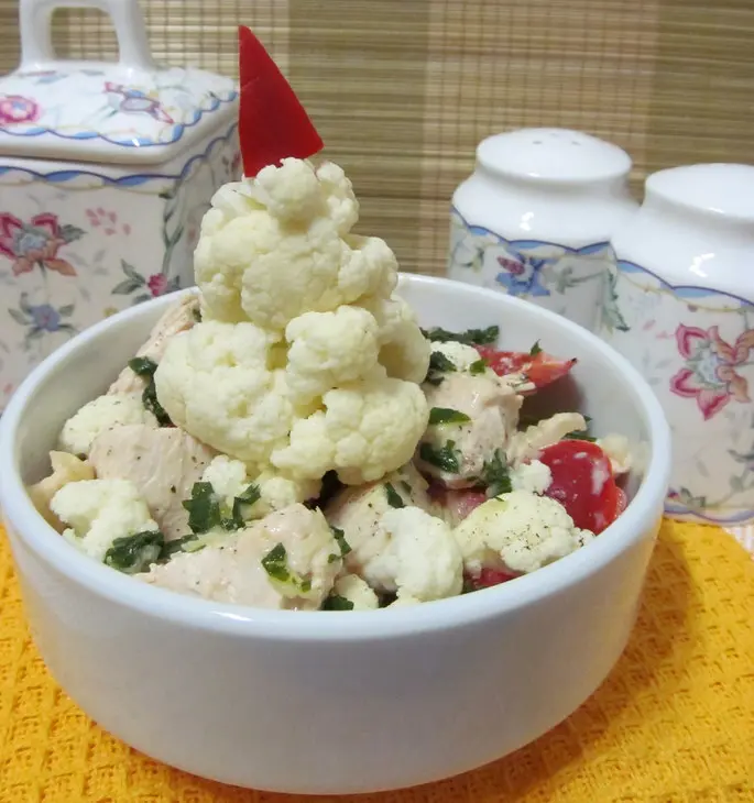 Салат из цветной капусты с курицей: шаг 4