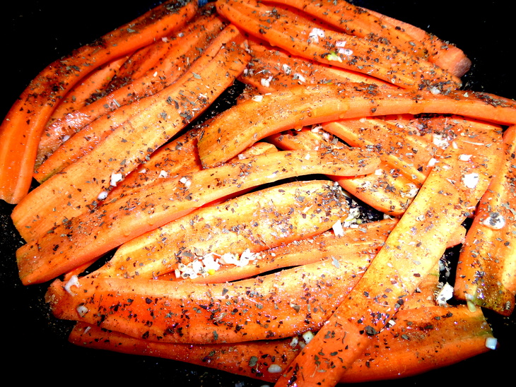Салат с запечённой морковковью и курицей: шаг 2