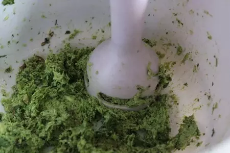 Паровое филе морского окуня под зеленым ореховым соусом: шаг 6