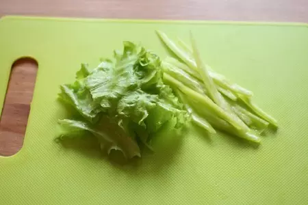 Закуска из лосося  с оливками и маслинами "букет": шаг 2