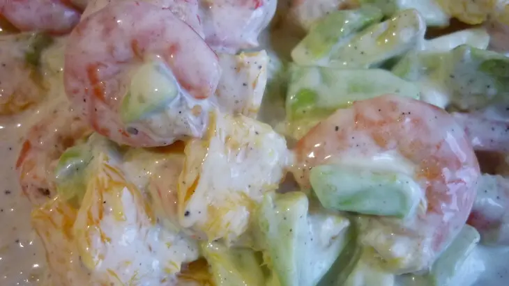 Салат с авокадо,апельсином и креветками: шаг 3