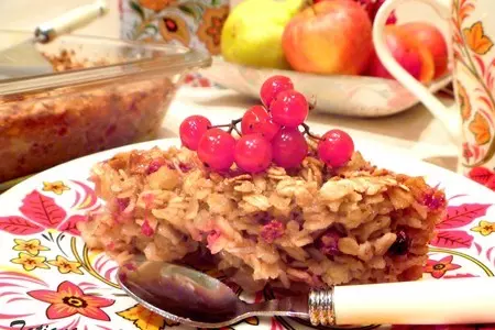 Каша овсяная с фруктами и брусникой: шаг 6