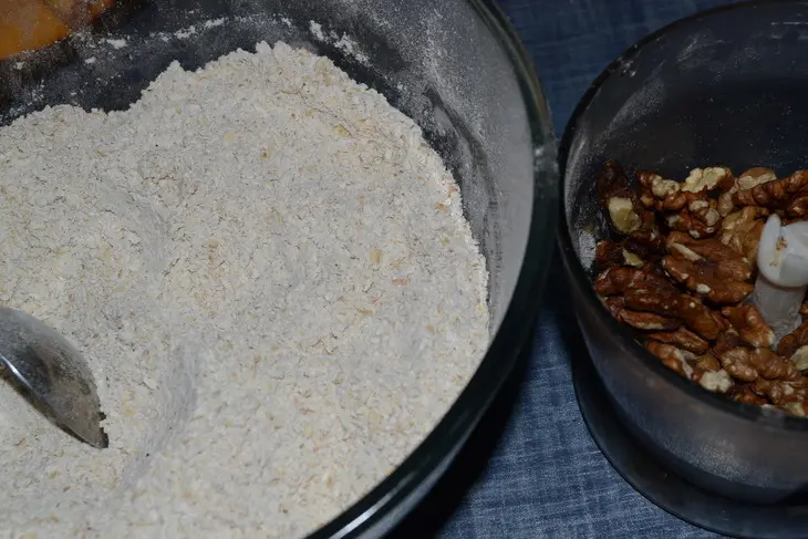 Овсяный кекс с тыквой, медом и орехами: шаг 4