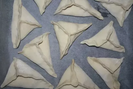 Быстрая самса из слоеного теста с говяжьим фаршем: шаг 4