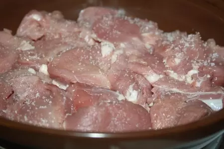 Тажин со свиной вырезкой и овощами на мангале: шаг 1
