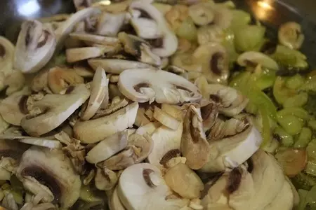 Кальмары с шампиньонами в сливочном соусе и рисом "актавика mix" за 30 минут: шаг 6