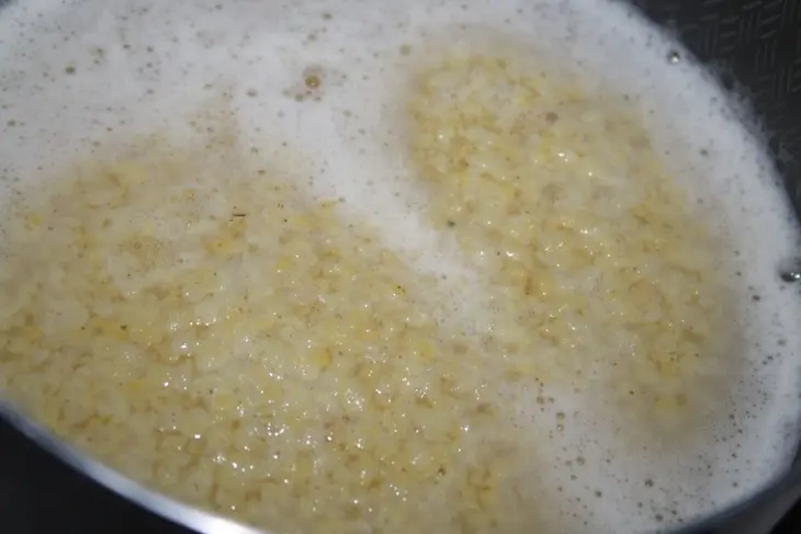 Каша из пшеничных хлопьев с курочкой и маслом: шаг 3
