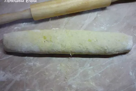 Рулет из картофельного теста с морковно-грибной начинкой: шаг 10