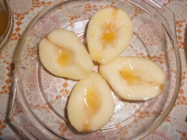 Медовые груши с рисовыми хлопьями и ягодами: шаг 4