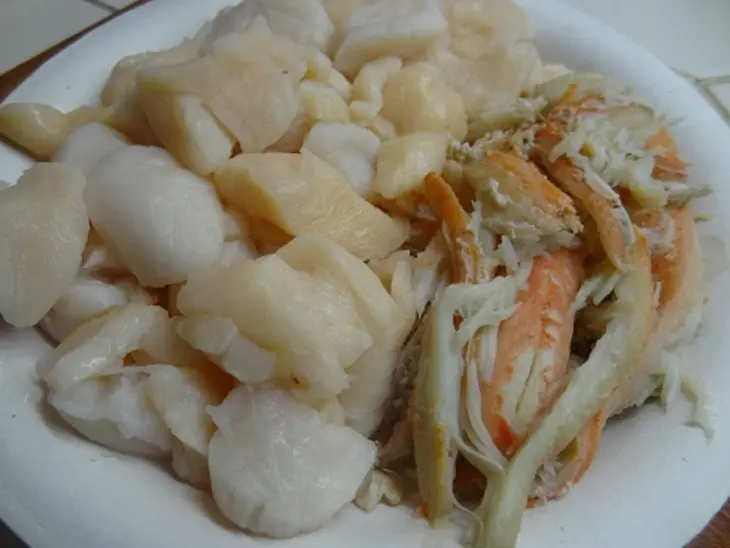 Крабовый крем суп с гребешками и грибами: шаг 5