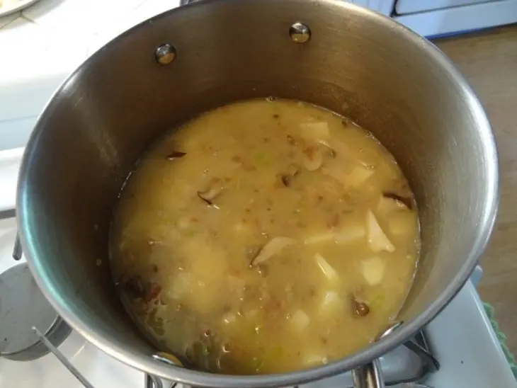 Крабовый крем суп с гребешками и грибами: шаг 6