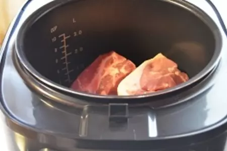Мясо в бутылке ( мультиварка): шаг 2