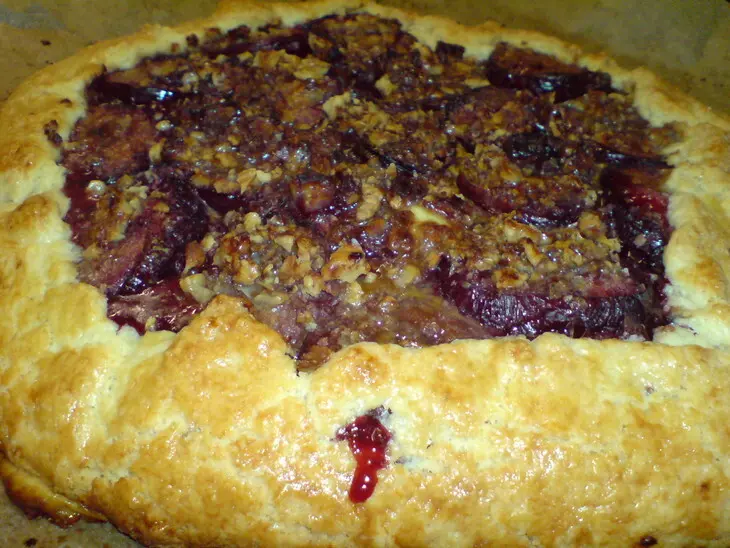 Галета с печёными сливами в меду,с грецкими орехами  и корицей: шаг 8
