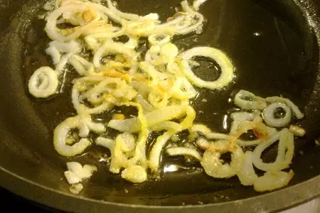Рис жасмин со сливочно-грибным соусом и отбивные из говяжьей печени. ужин за 15 минут: шаг 3