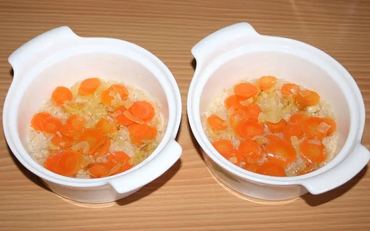 Рис с овощами и маслинами в горшочках: шаг 8