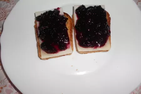 Брускетта с козьим сыром и черникой: шаг 5