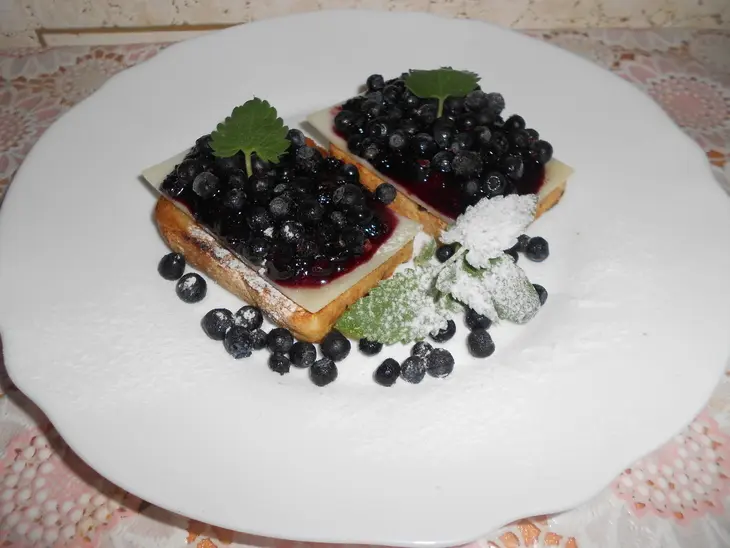 Брускетта с козьим сыром и черникой: шаг 6
