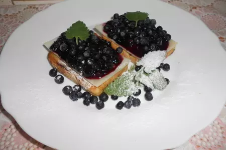 Брускетта с козьим сыром и черникой: шаг 6