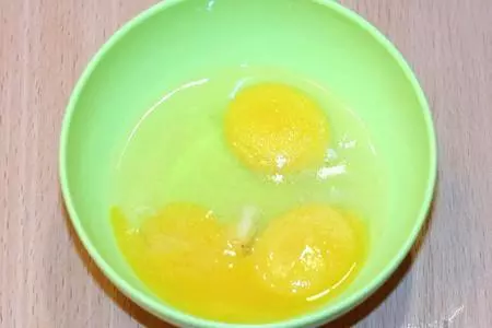 Разноцветная яичница: шаг 5