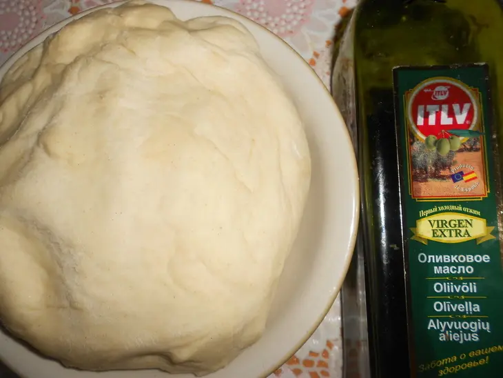 Кальцоне с цукини, оливками и моцареллой.: шаг 1